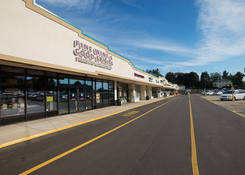 
                                	        Pines Plaza Shopping Center: Wine & Spirits
                                    